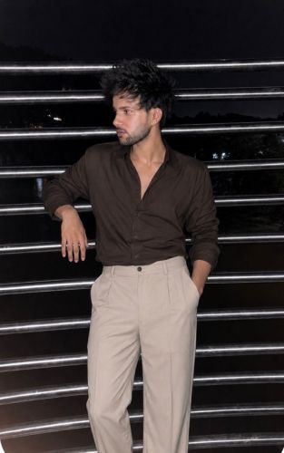 sahilmodel-1743798 