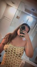 shikakyle06 Cheras Transex Non sono il tipo che porti a casa... Sono quello che le nascondi. 💋 Ehilà, Sono una trans formosa e sicura di sé che vive a Kuala Lumpur. Morbido dove lo vuoi, denso dove ti fa impazzire. Non mi limito a intrattenere, rovino le tue aspettative 😘 ❌ Non mi piacciono i TOP: mi piacciono gli uomini dominanti, non deliranti. 💍 Se sei sposato... ancora meglio. Sono la tua dolce fuga che non avresti mai immaginato. 💦 E diciamolo chiaramente, tesoro: niente pesca qui, solo un grosso bastoncino succoso. Non dire che non ti avevo avvisato 😏 ✨ SOLO PER USCITE. 📬 Telegramma: @duchesswithlurve