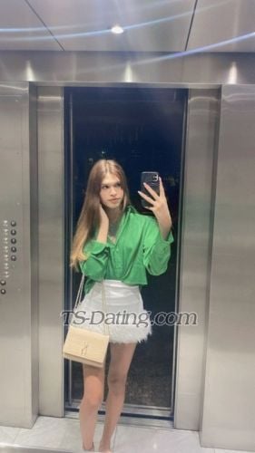 Shemale-TSHadilenne-0584197 
