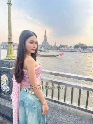 Shemale-Thanarin-1435569 