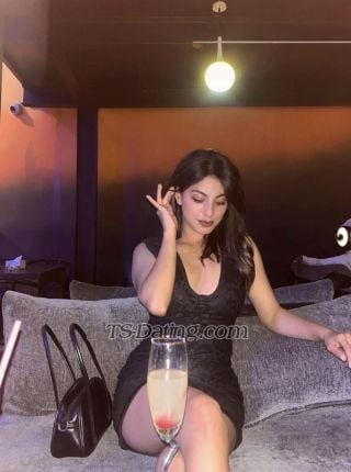 trans girl Themodernmuse 9972734