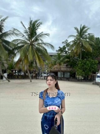 trans girl Trisya 6165513