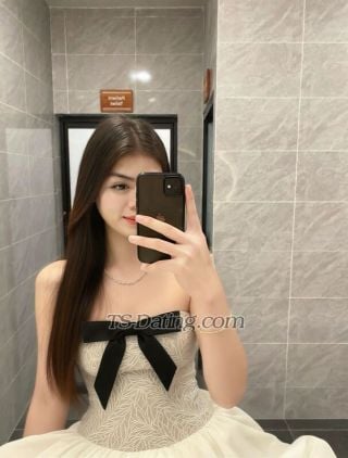 trans girl Trisya 6165604