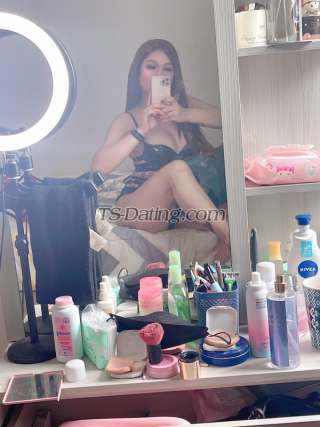 trans girl Tsjenn 2049322