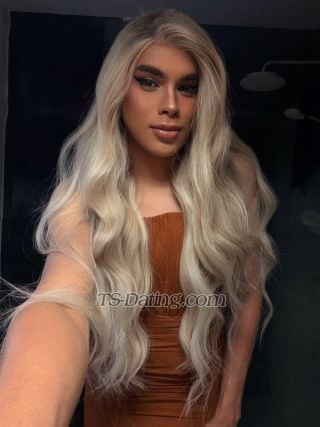 Shemale Escort - tslollabr - France