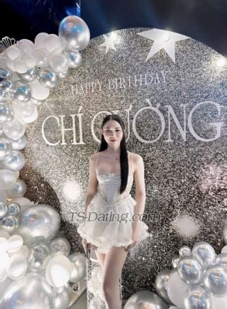 Shemale-VyJolieeee-2483660 