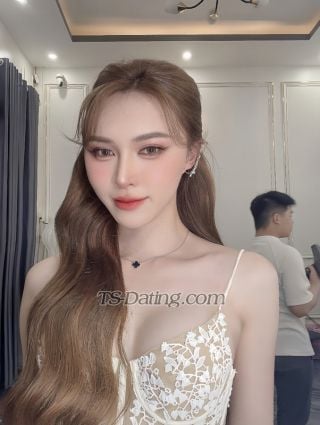 Shemale-VyJolieeee-6914194 