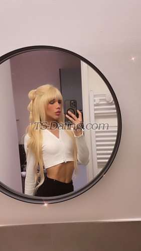trans girl XXLFabiola 0850108 trans girl XXLFabiola 0850108