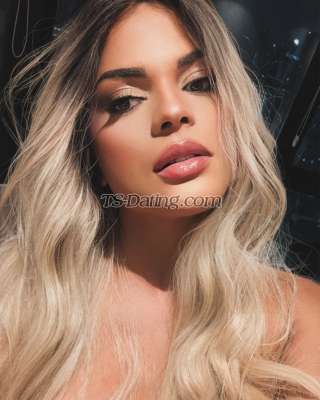 trans girl Xoserafaella 7168073