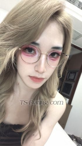 trans girl Yuro0 9349462