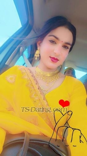 transsexual escort / Yuvika Gupta / India