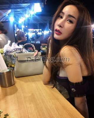 trans girl Zeesha 9621915