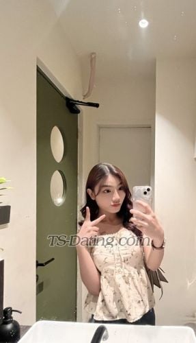 trans girl Zeralove 2183228