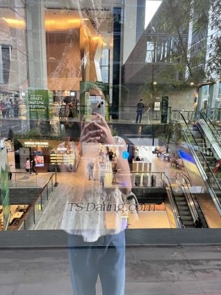 trans girl Zeralove 9223907